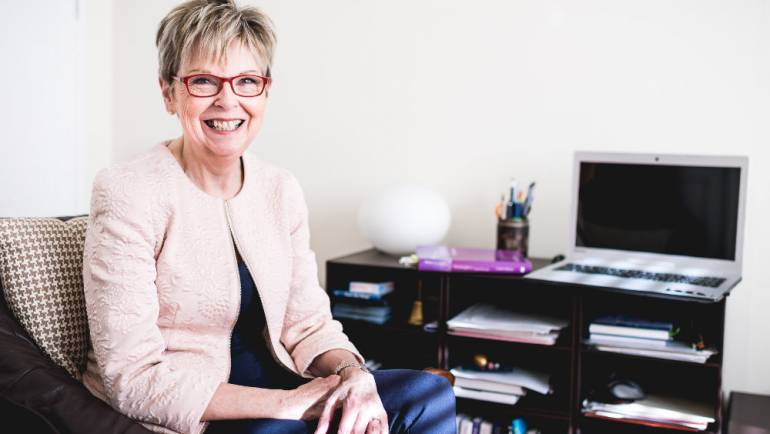 Hypnotherapy – Advantages of Online Training over Face to Face Training